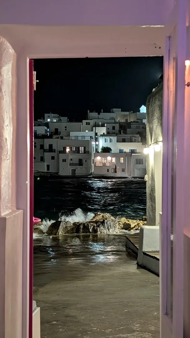 Handstand Retreat — Paros, Greece photo