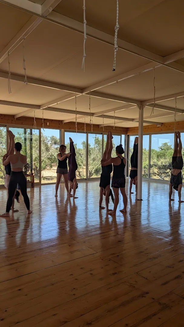 Handstand Retreat — Paros, Greece photo