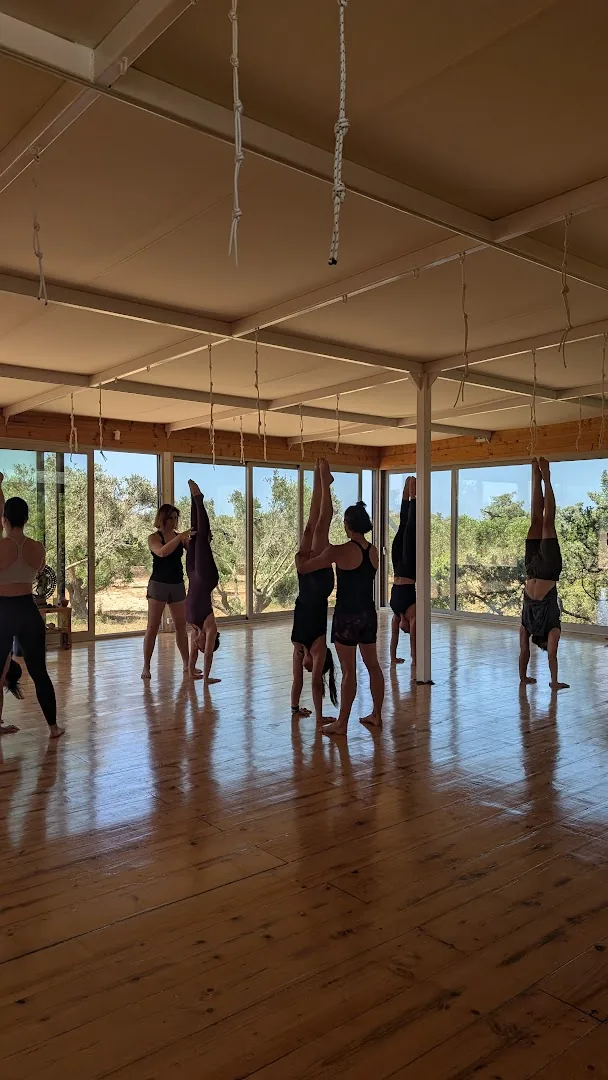 Handstand Retreat — Paros, Greece photo