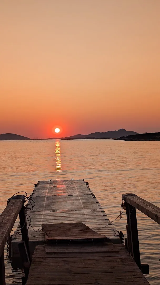 Handstand Retreat — Paros, Greece photo